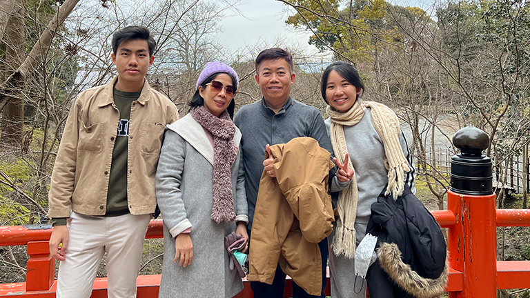 <strong>Djun Djun & Elisah</strong>, parents of business student, Chriselyn Salim