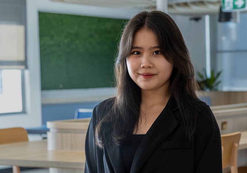 Outstanding Graduate Prize winner Vanvatey Leav.