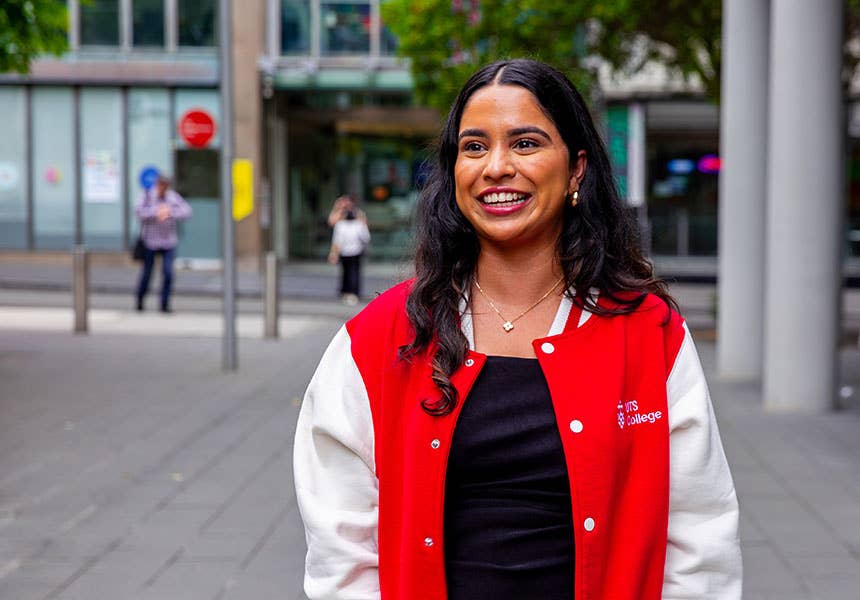 
A UTS College Diploma of Science was Ramya's first step towards her medical dream.

