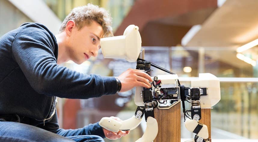 Fast track to 2nd year UTS Engineering and IT