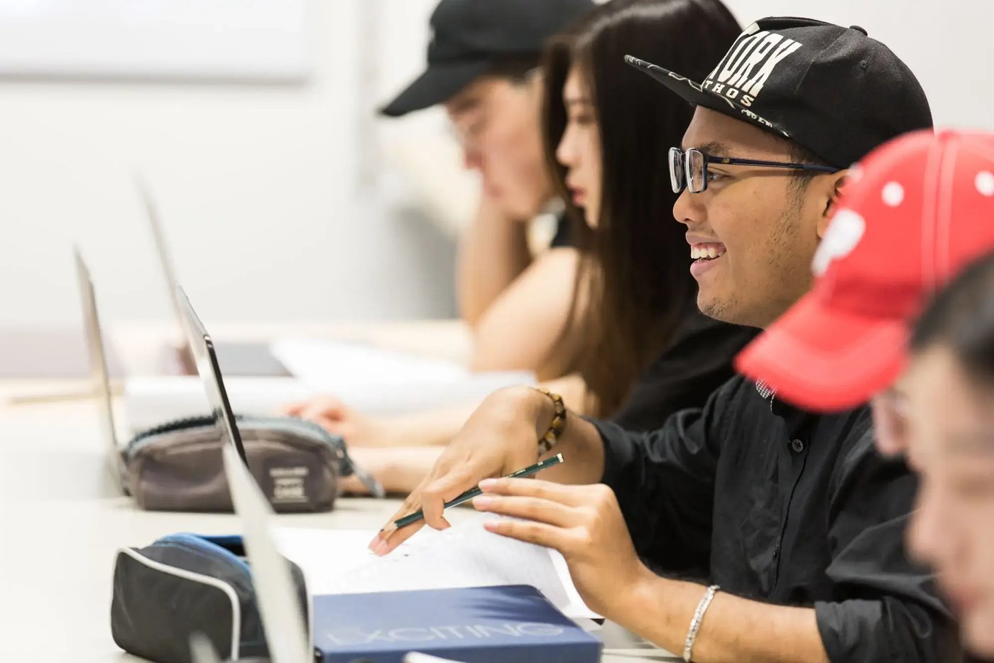 UTS-College-Campus-Student-187TS-LR-0001